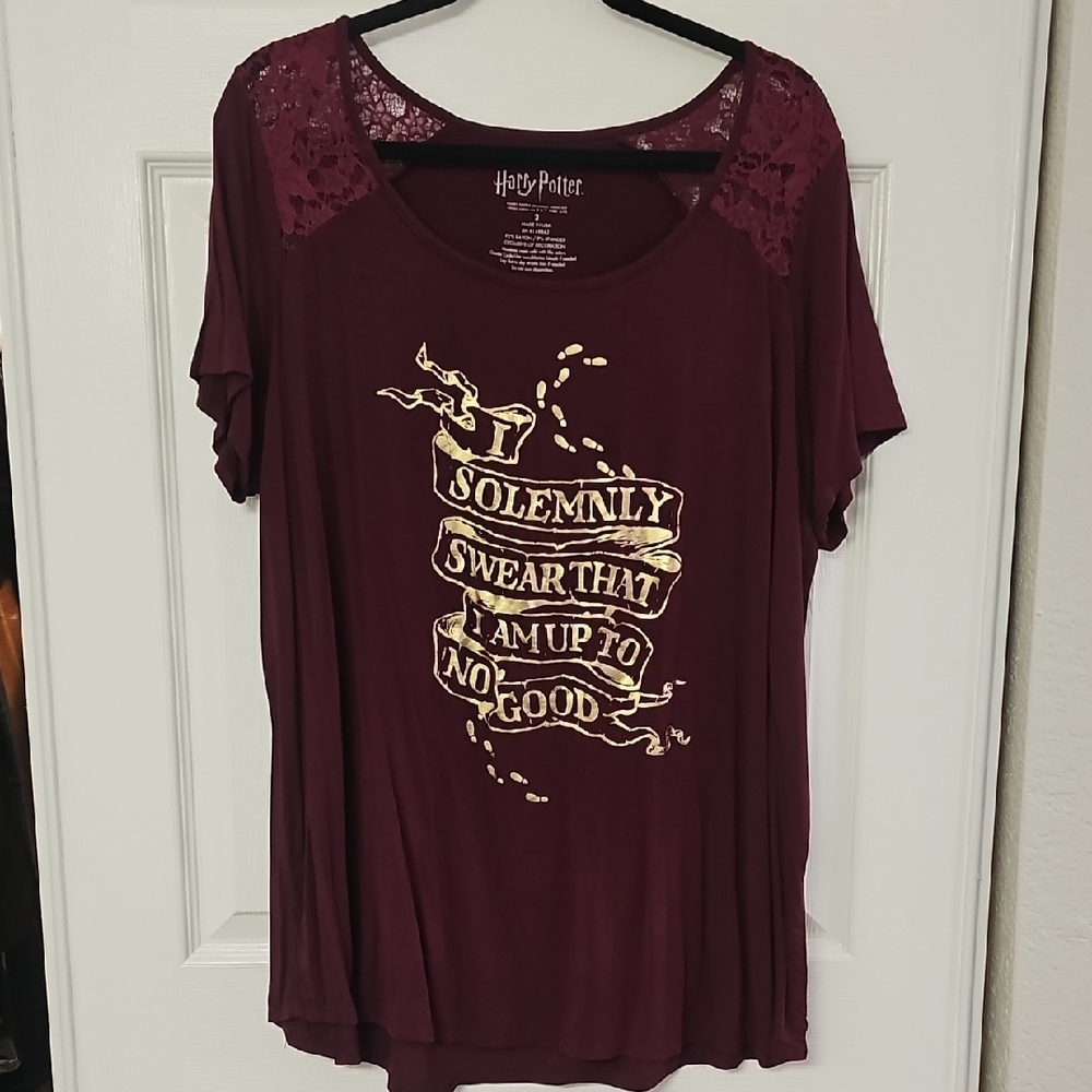Warner Bros. Burgundy Graphic Women's Top